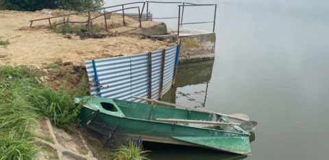 У озері на Львівщині незаконно розпочали споруджувати дамбу