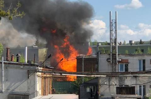 У Львові виникла пожежа на території шкірзаводу Світанок