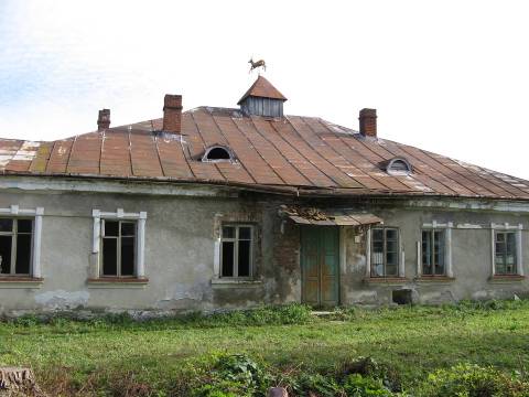 Селищна рада, ратуша зараз, ратуша раніше (фото з Вікіпедії)