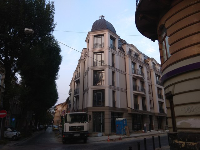 Львівських забудовників зобов'язали проектувати ліфти у всіх 4-поверхівках