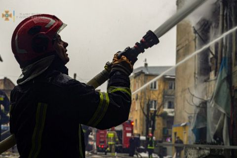 У Винниках вогонь знищив дах житлового будинку