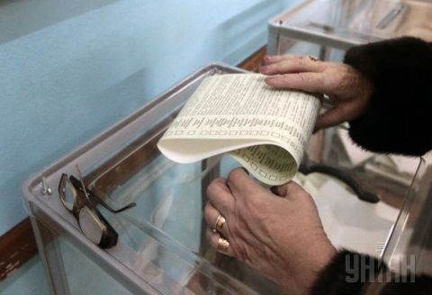На Львівщині члени комісії забули бюлетені вдома у виборця