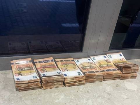 На кордоні з Польщею виявили 55 тисяч євро та 900 доларів прихованої готівки