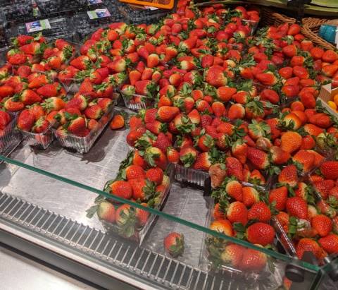 На Львівщині у червні найбільше подорожчали фрукти та м’ясо