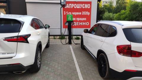 Влада Львова погодила 17 нових місць для облаштування зарядних станцій для електромобілів