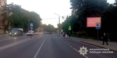 У Львові водій авто Renault Master збив пішохода та втік