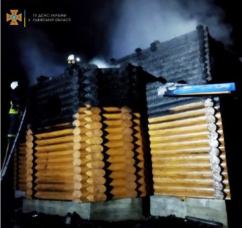 На Самбірщині згоріла дерев'яна церква