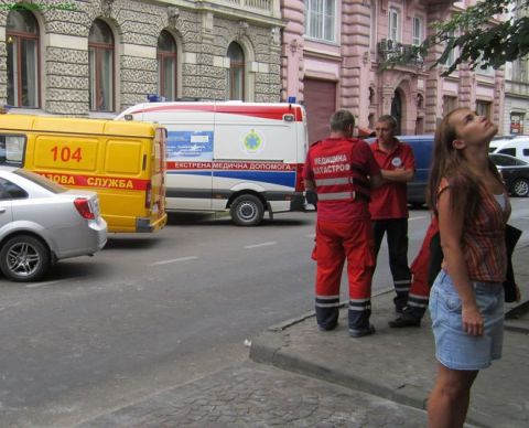 Спеціальна комісія з’ясовує причини обвалу перекриття на вул. Січових Стрільців, 8