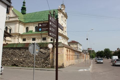 АМКУ звинувачує Жовківську міськраду у зловживаннях під час встановлення податку на нерухомість