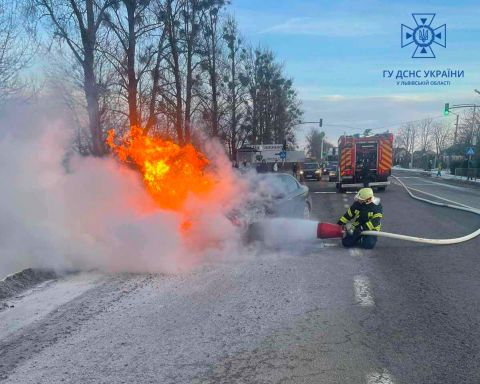 Біля Жовкви на ходу загорівся автомобіль