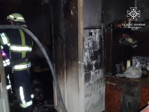 У Дрогобичі через пожежу загинула власниця будинку