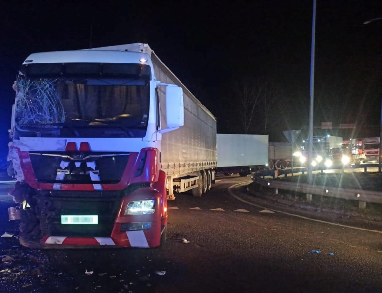 У ДТП з маршруткою поблизу Львова звинуватили водія вантажівки
