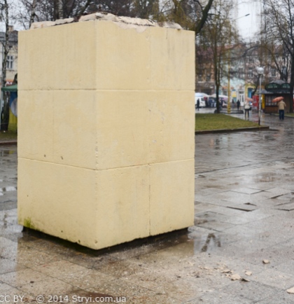 У Стрию демонтували пам'ятник радянському солдату