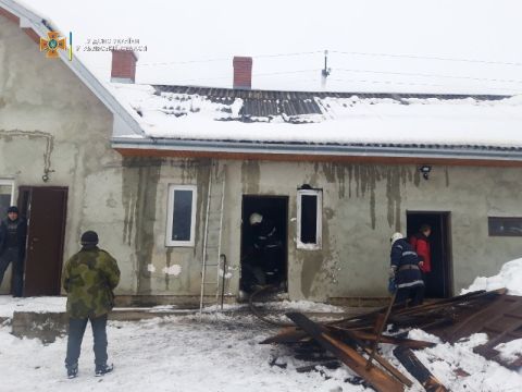 На Стрийщині вогонь знищив дах житлового будинку