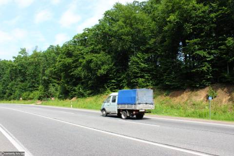 Вхід у Винниківське лісництво з боку Львівської Швейцарії