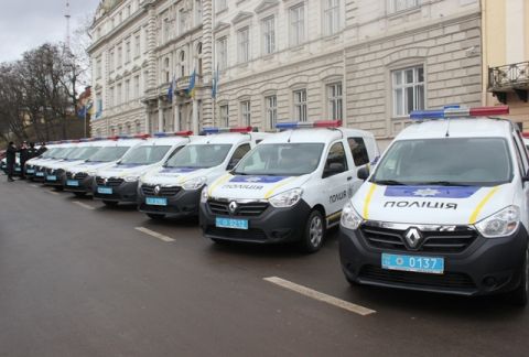 На травневі свята порядок на Львівщині забезпечуватимуть 3700 поліцейських