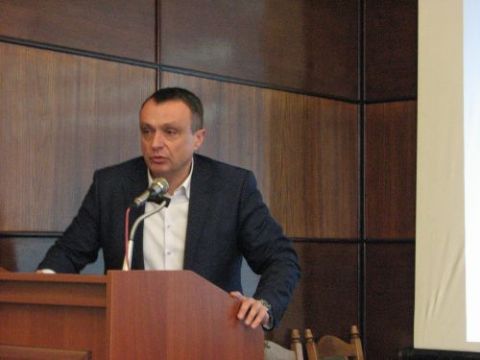 Головний лікар Західноукраїнського дитячого медичного центру відкрив два рахунки у банках