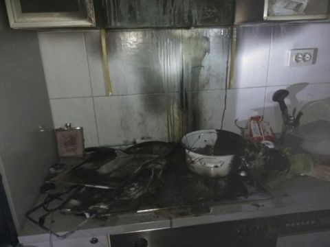 У Львові 9 рятувальників гасили пожежу у квартирі багатоповерхівки
