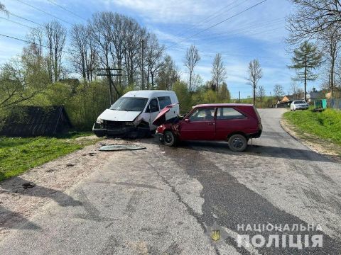 На Самбірщині у ДТП постраждали двоє людей