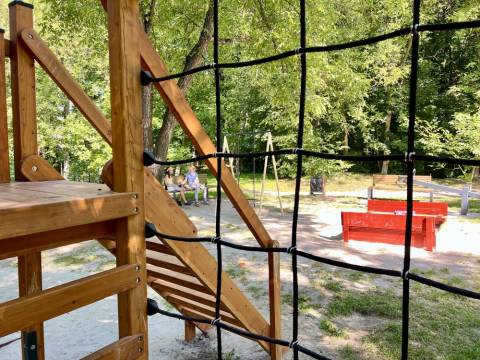 У Горіховому Гаю відкрили тренувально-вигульний майданчик для собак