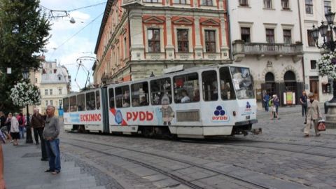 У зв'язку з суботнім футболом у Львові збільшать кількість транспорту до стадіону "Україна"