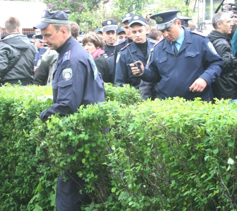 Міліція виставила кордон просто на газоні Пагорбу слави у Львові