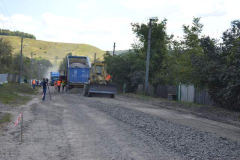 У вересні відремонтують дорогу на Брюховичі