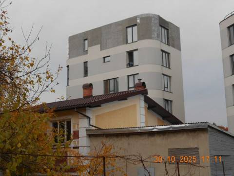 Власницю незаконної надбудови до багатоповерхівки у Львові оштрафують на 25 тисяч гривень