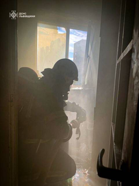 У Львові зайнялась квартира у багатоповерхівці