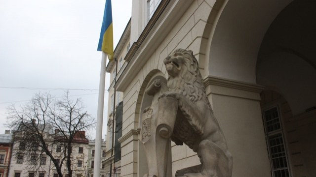 У львівських ЦНАПах пропонують встановити тривожні кнопки