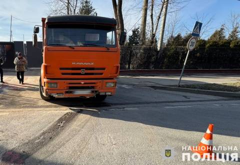 У Львові водій вантажівки збив пішохода