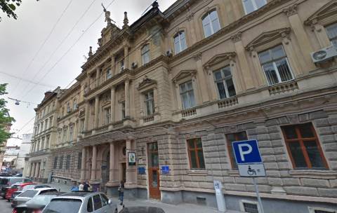 Облрада за майже 50 мільйонів продає приміщення у пам'ятці архітектури в центрі Львова