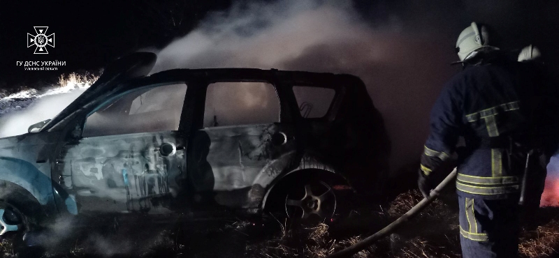 На Стрийщині вщент згоріло авто Mitsubishi Outlander