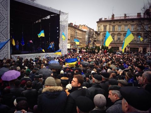 Кількість учасників мітингу у Львові зросла до 10 тисяч