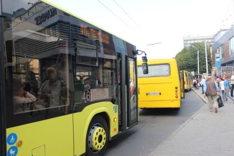 У Львові змінили графік руху громадського транспорту, який курсує через вулицю Копистинського
