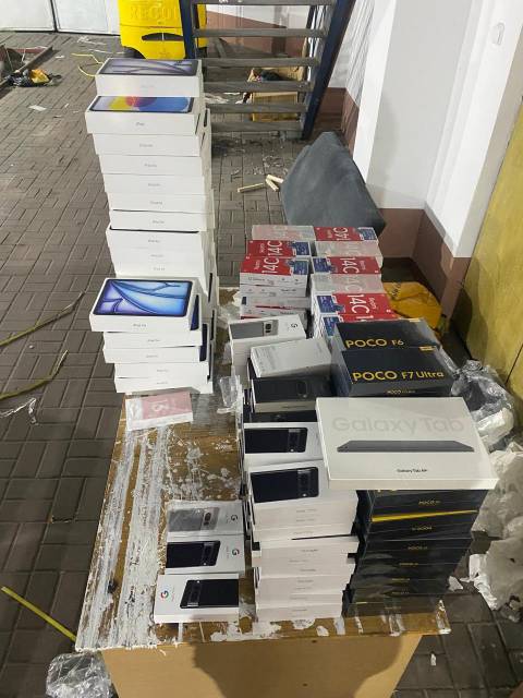 У Краківці виявили контрабанду мобільних телефонів та планшетів на п'ять мільйонів гривень