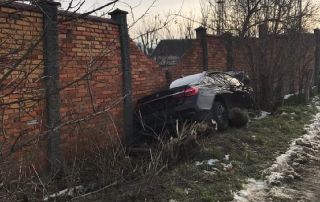Біля Львова водій BMW через 5 хв після отримання штрафу скоїв ДТП
