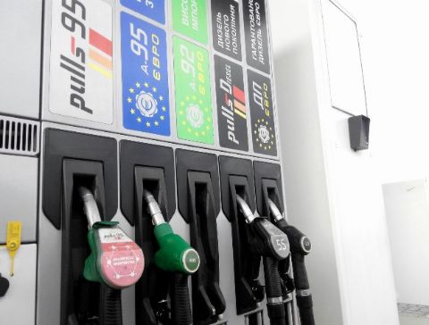 Середня вартість бензину на Львівщині становить 23 гривні