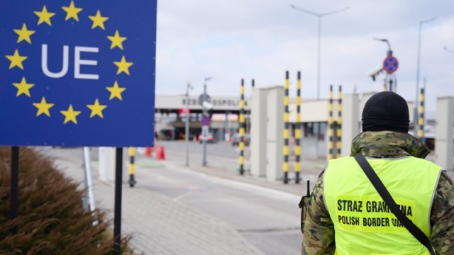 На польському кордоні вантажівки очікують 10 годин на в'їзд в Україну
