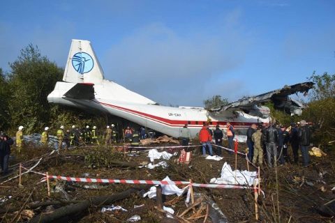 Через падіння літака біля Львова авіакомпанії призупинили ліцензію
