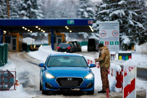 За добу з України виїхали майже 30 тисяч людей