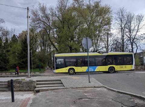 У роботі громадського транспорту Львова відбулись зміни через атаку дронів 