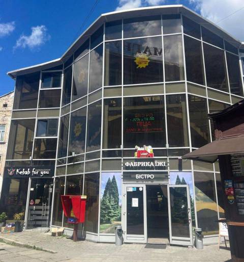 Апеляційний суд дозволив демонтувати самобуд навпроти Магнусу у Львові