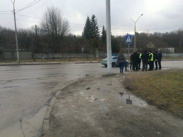 На вулиці Пасічній у Львові встановлять світлофор