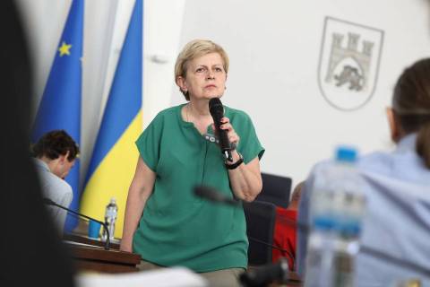 Маруняк у серпні отримала понад 30 тисяч за високі досягнення у праці