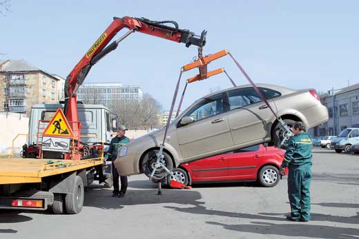 Евакуйовані авто у Львові звозитимуть на вулицю Промислову