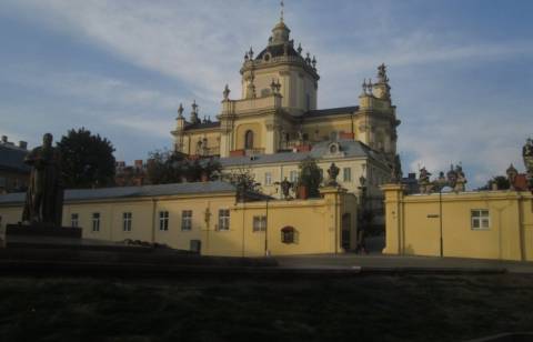 Собор св. Юра (Фото: Owen Hatherley)