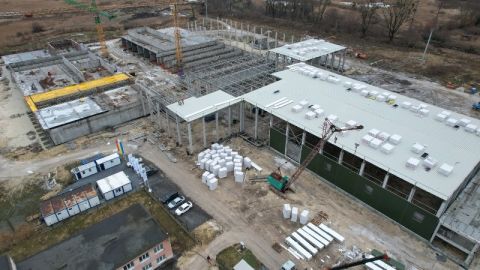 У Львові завершують встановлення даху майбутнього сміттєпереробного заводу