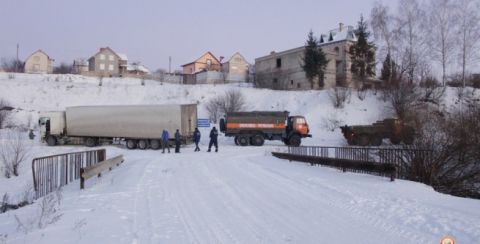 На Львівщині для вантажівок закрили вже другу трасу