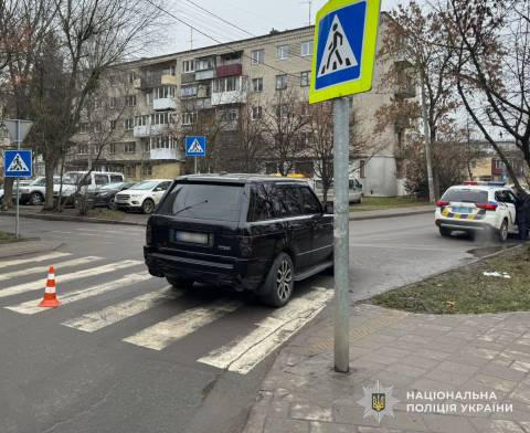 У Львові водій Land Rover збив двох дітей на пішохідному переході